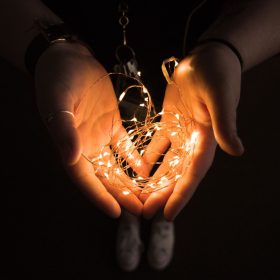 LED fényfüzér - 10 db melegfehér LED - 1 m - 2 x AA